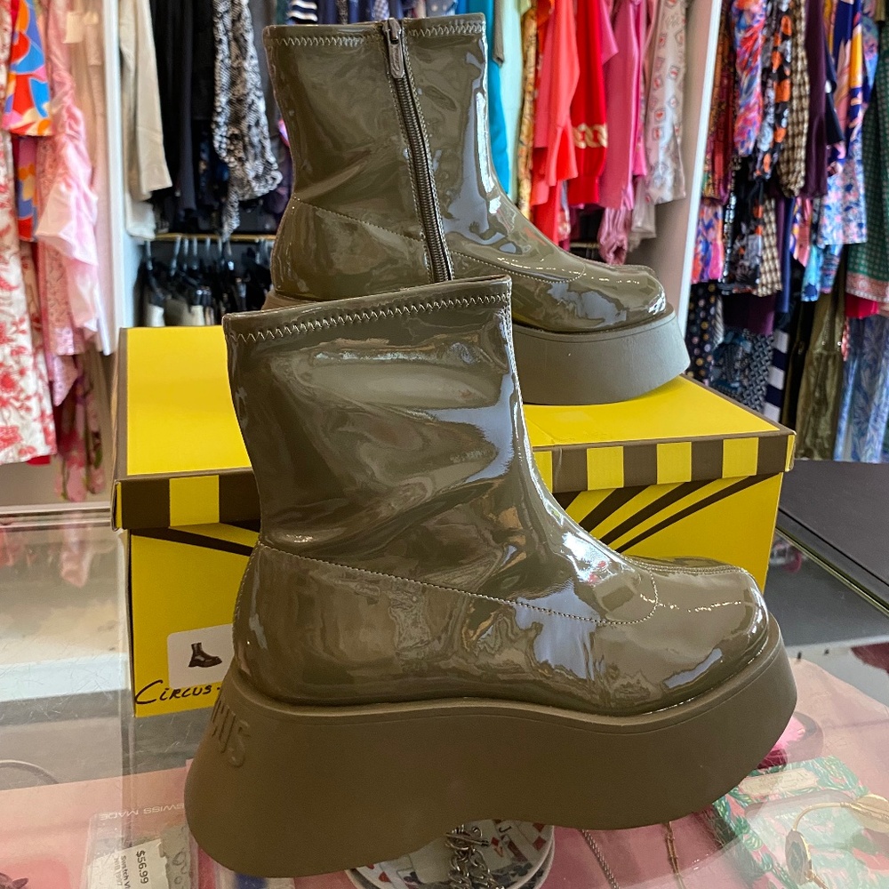 Circus NY Garland platform patent leather booties size 10
